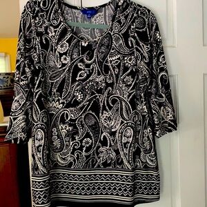 Black and white paisley top